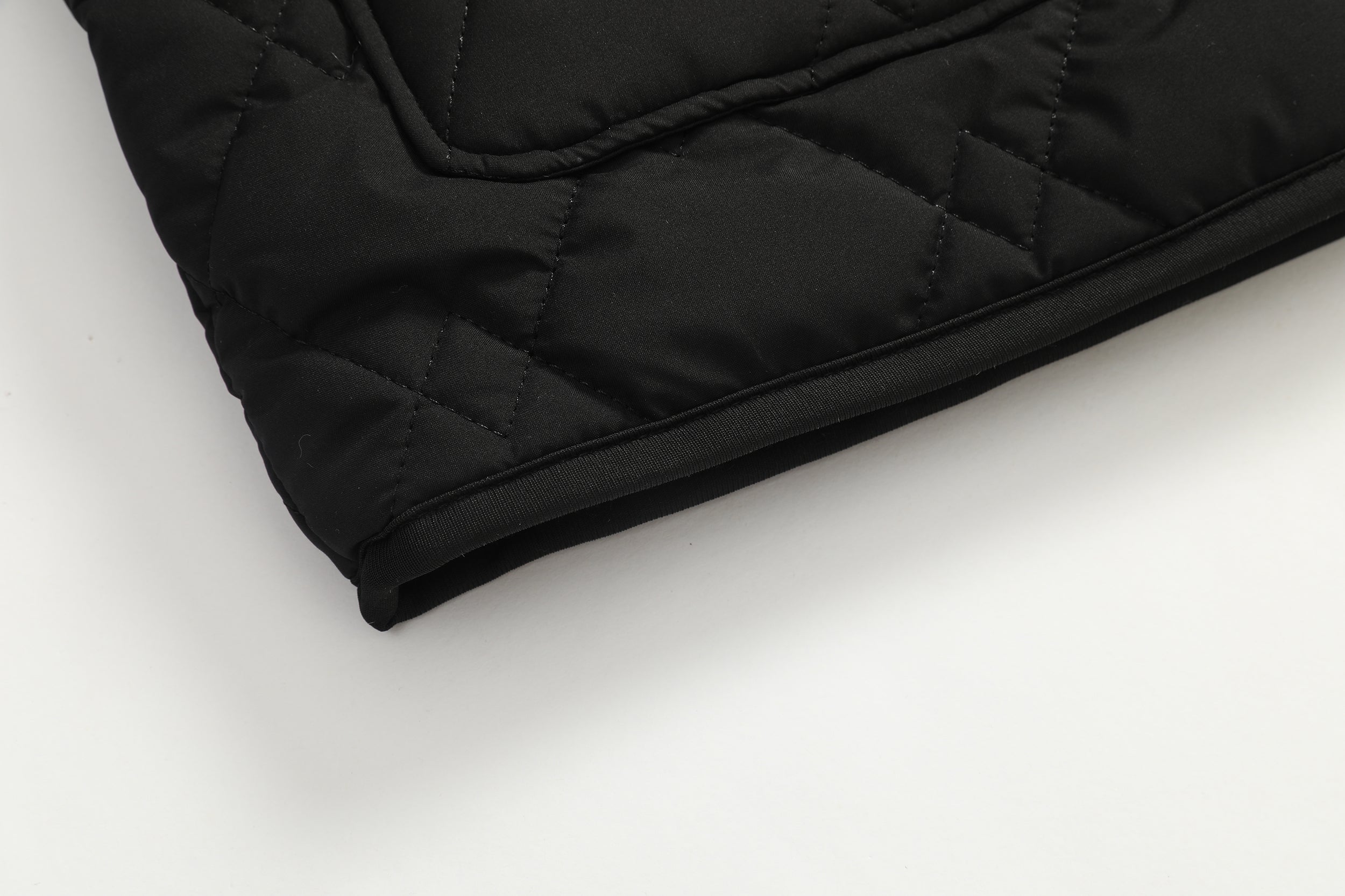 V-neck Heated Vest for Women Men with 24-zone Smart Heating 3-temperature Adjustable USB Electric Charging Thermal Lightweight Gilets